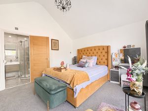 Photo 30- click for photo gallery